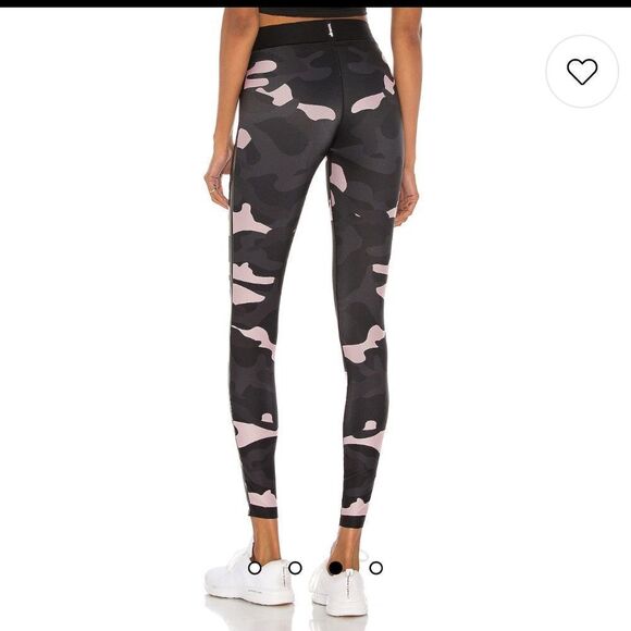Ultracor Camo Collegiate Legging in Blush Patent Nero Pink Camo- Size Medium - Picture 3 of 9